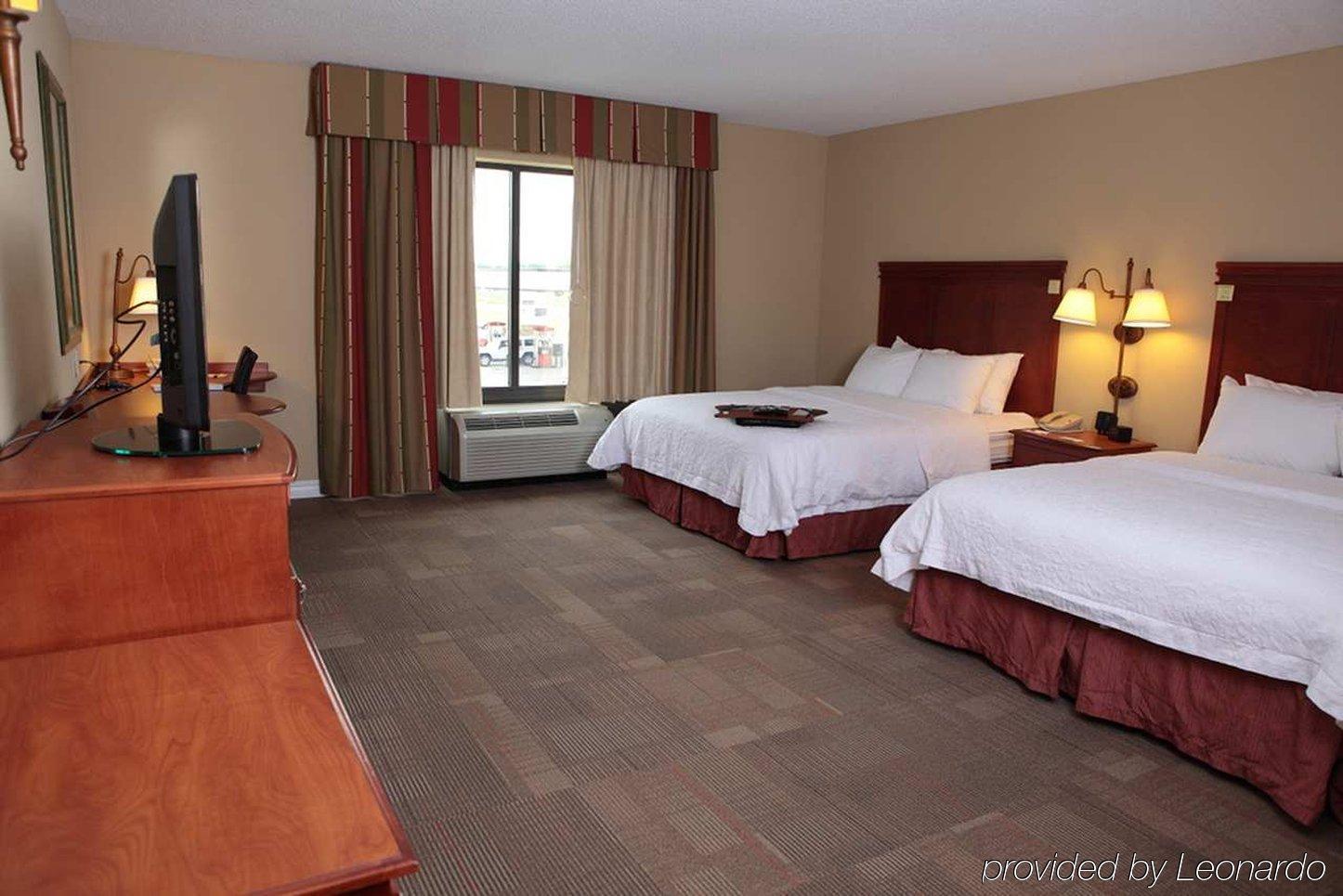 Hampton 3*